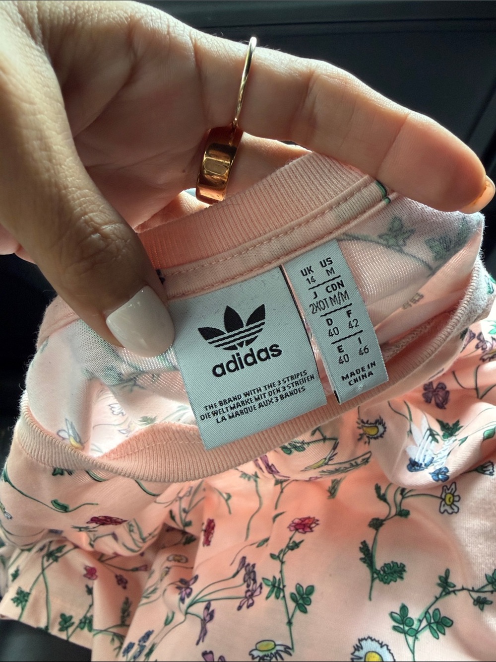 Urban Outfitters Adidas Originals Floral Cropped Tee Size Medium - Picture 5 of 12
